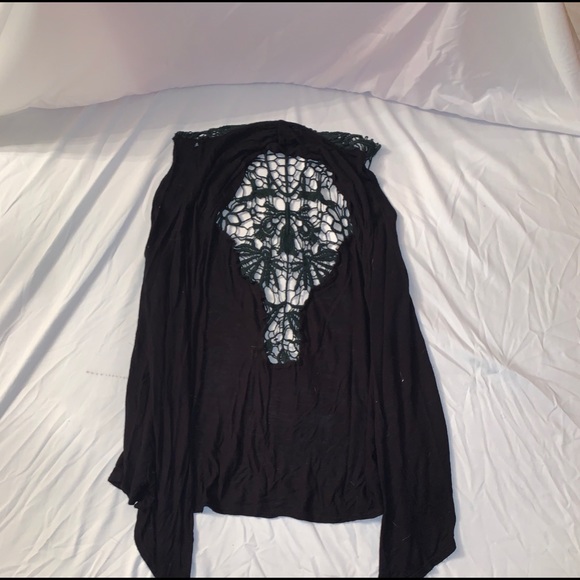 Black Flowy Open Front Top - Picture 1 of 2